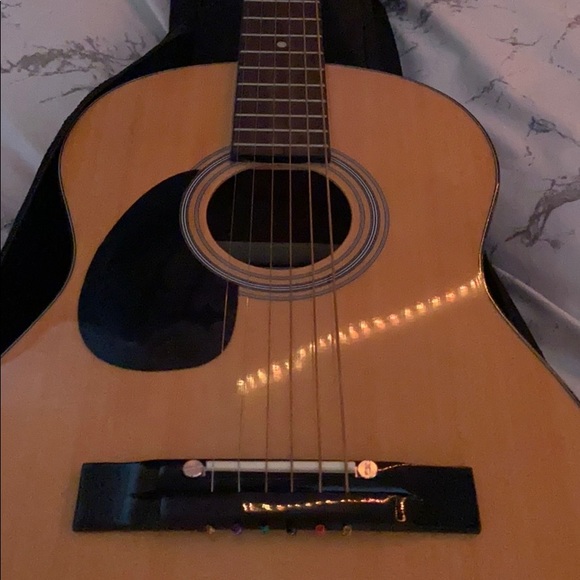 Denver guitar - Picture 2 of 4